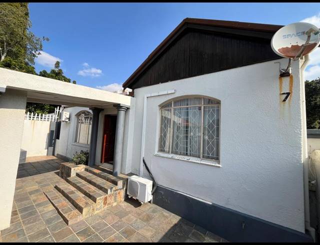 3 BEDROOM HOUSE FOR SALE IN KENSINGTON